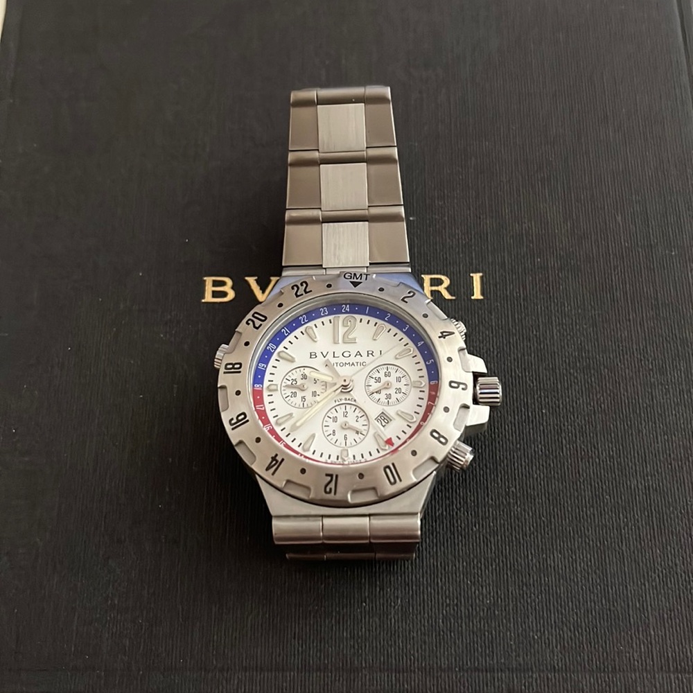 Men’s BVLGARI DIAGONO watch.